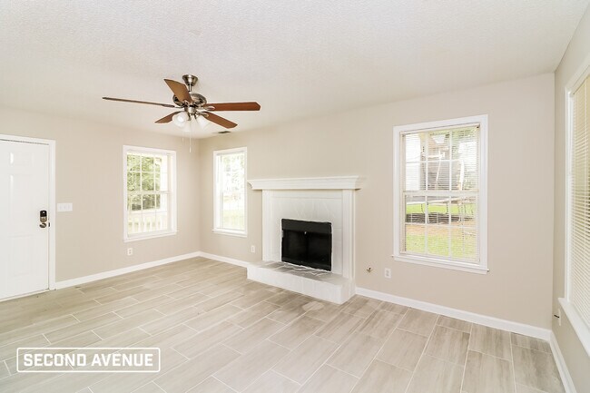Foto del edificio - 514 Willow Creek Dr