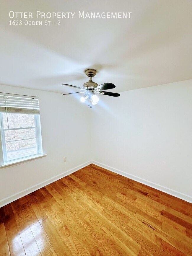 Foto del edificio - Charming 3BR/1BA Apartment
