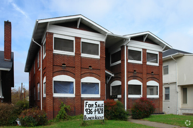 Building Photo - Marthalynn Apartments
