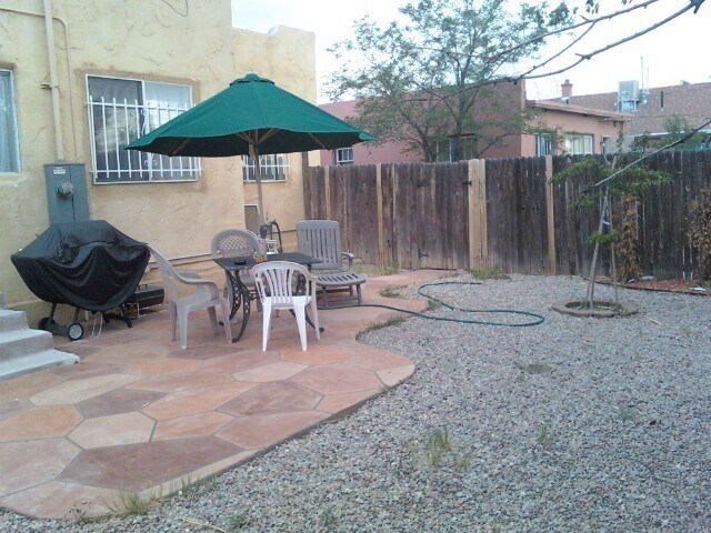 Building Photo - MONTERY HEIGHTS CNM/UNM DARLING 2 Bedroom ...