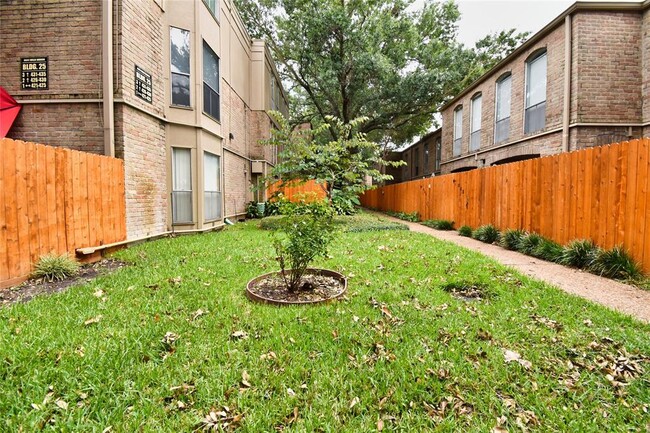 Foto del edificio - 4647 Wild Indigo St