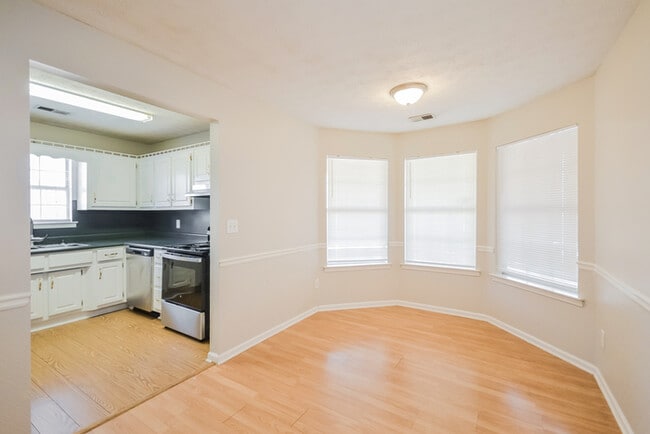 Foto del edificio - 135 Branchwood Dr