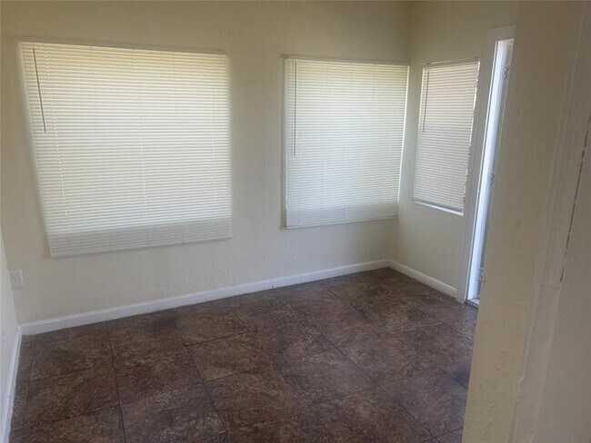 Foto del edificio - 3050 NW 5th Ct