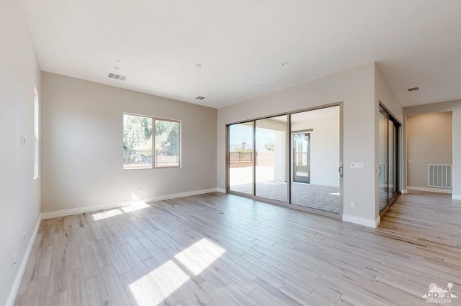 Building Photo - Polo Club - 2 Bed/ 3 Bath