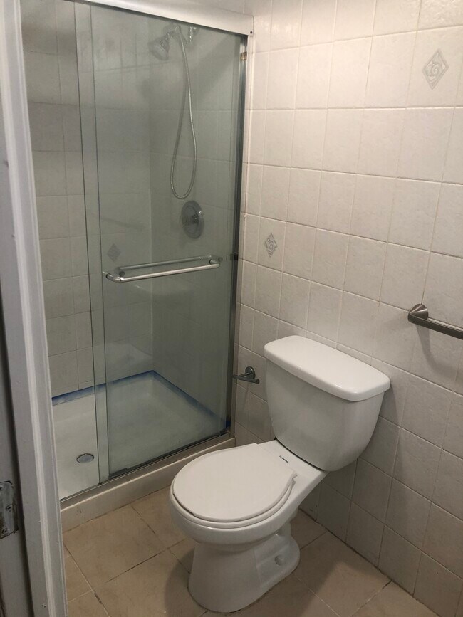 1049 Third Ave Unit 3, Franklin Square, NY 11010 Apartments in