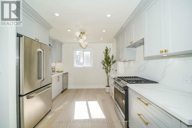 Photo du bâtiment - 82 Admiral Rd