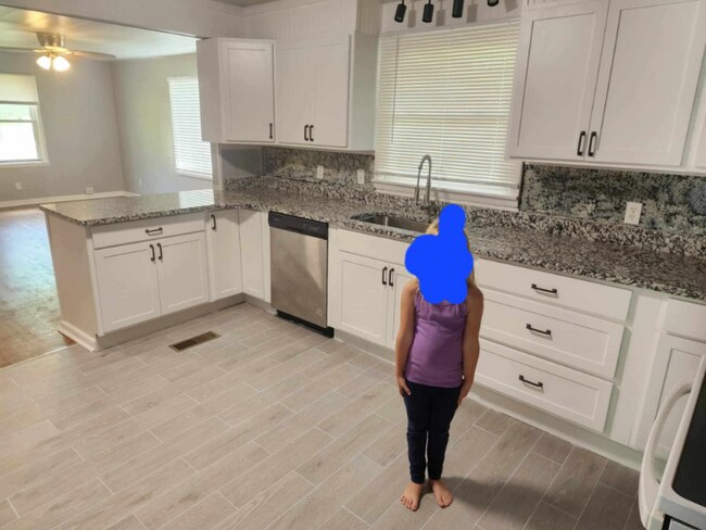 Foto del edificio - 74 Parsonage Ln