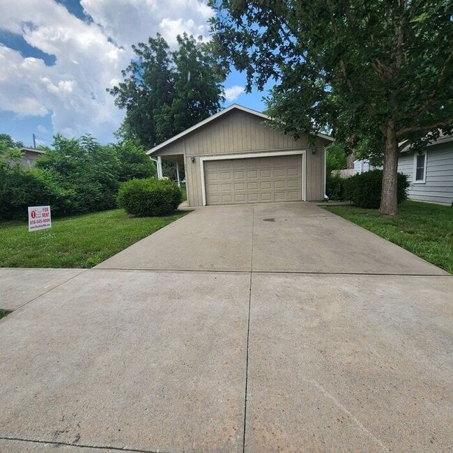 Building Photo - 3 Bedroom, 2 Bathroom home in Oak Grove!!