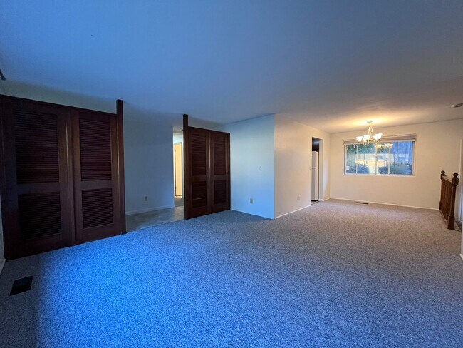 Building Photo - Wonderful Rambler in Federal Way