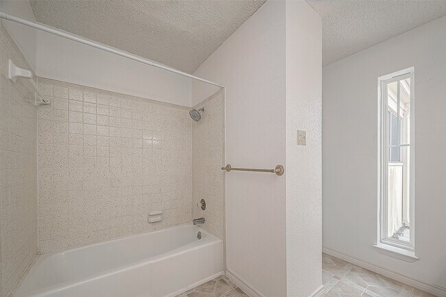 Foto del edificio - 1312 Ward Rd