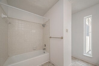 Building Photo - 1312 Ward Rd