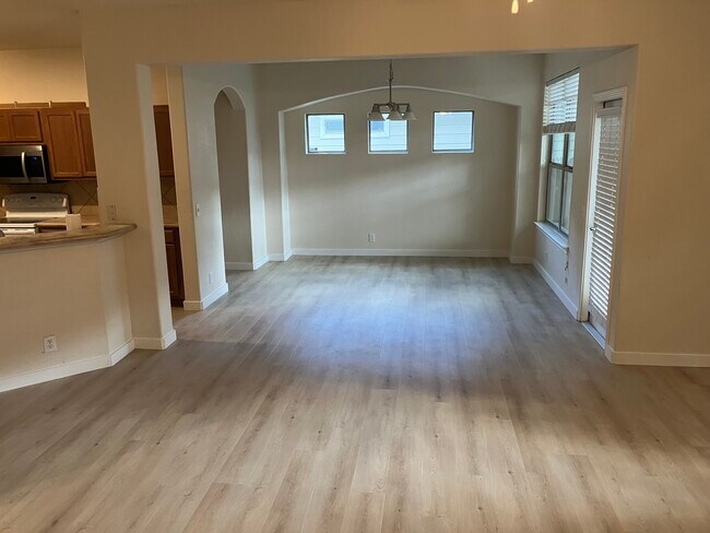 Building Photo - 6031 Pecan Tree