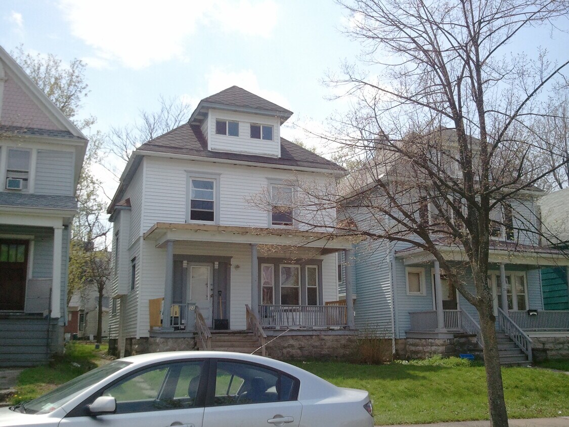 Fuente de la casa - 22 Englewood Ave