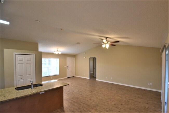 Building Photo - 1783 Laramie Cir