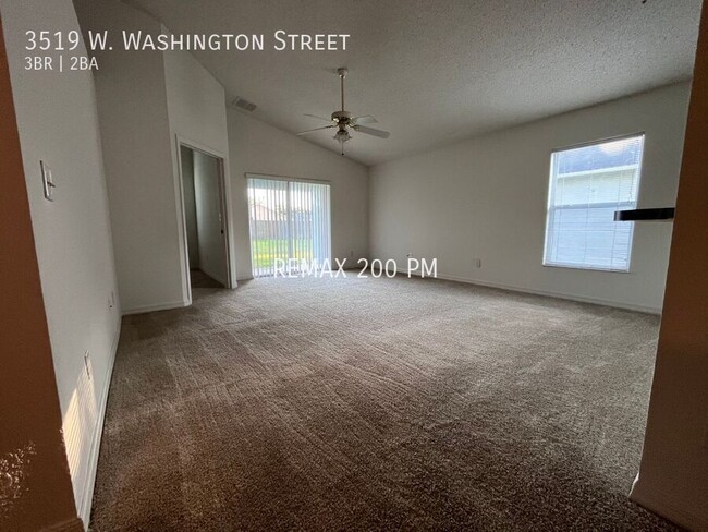 Building Photo - 3519 W Washington St