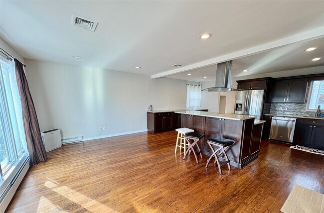 Foto del edificio - 32 Garnet Ln