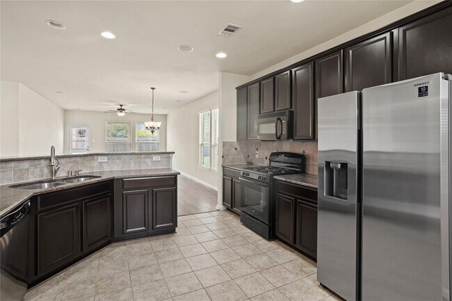 Building Photo - 7706 Guldan Dr