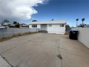 Building Photo - 249 Shoshone Ln
