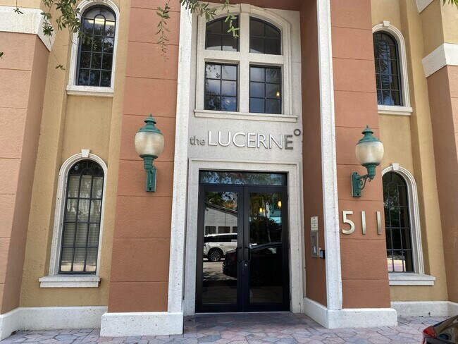 Building Photo - 511 Lucerne Ave