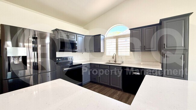 Building Photo - 1581 W Butler Dr