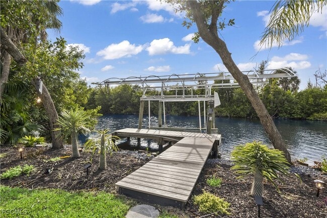 Foto del edificio - 7150 Cobiac Dr