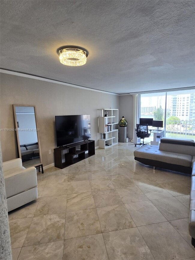 Foto del edificio - 4000 NE 170th St