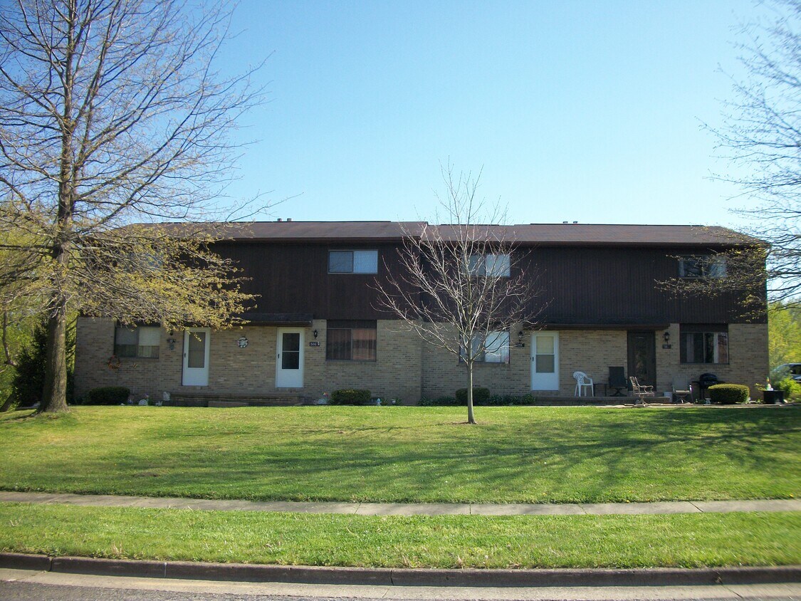 Foto del edificio - Chapel Square Townhomes