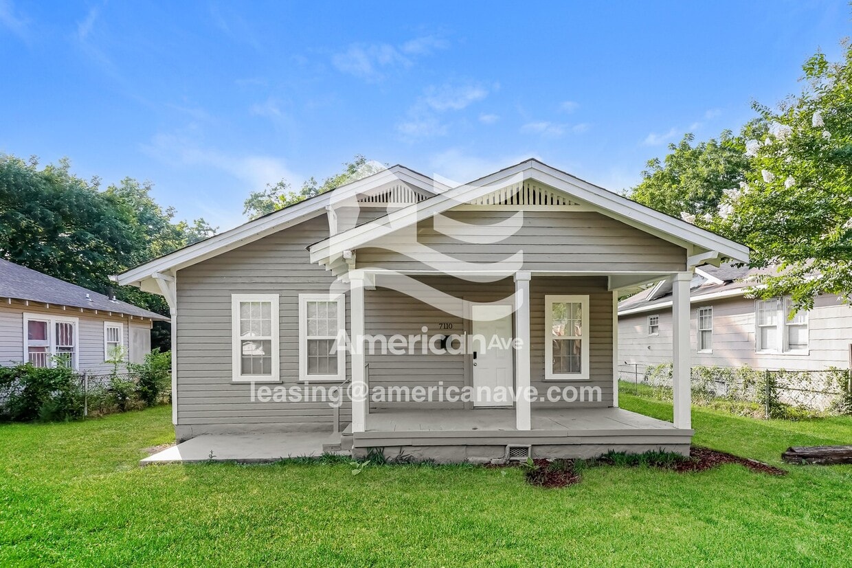 Foto principal - 7110 1st Ave S