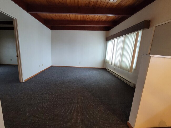 Foto del edificio - 1320 Linda Ln