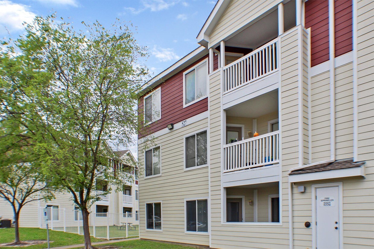 527 Southwest Pkwy, College Station, TX 77840 Townhome Rentals in
