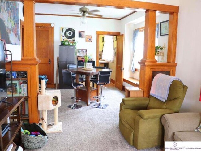 Building Photo - 2 bedroom in Omaha NE 68108