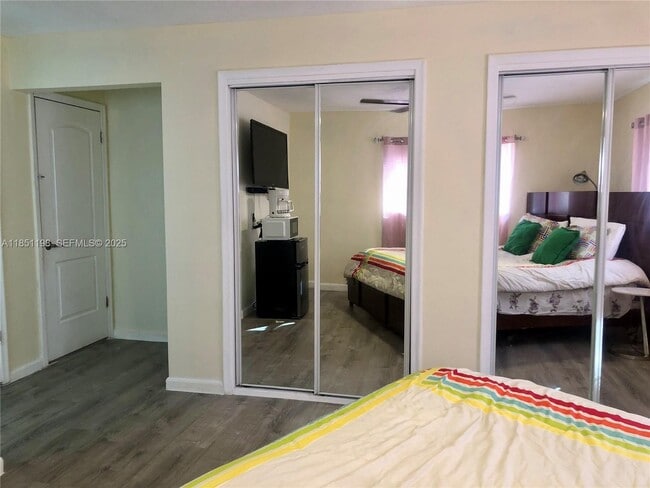 Building Photo - 6890 Liberty St