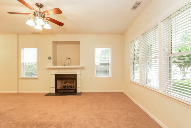 Building Photo - 4812 Landover Ridge Dr