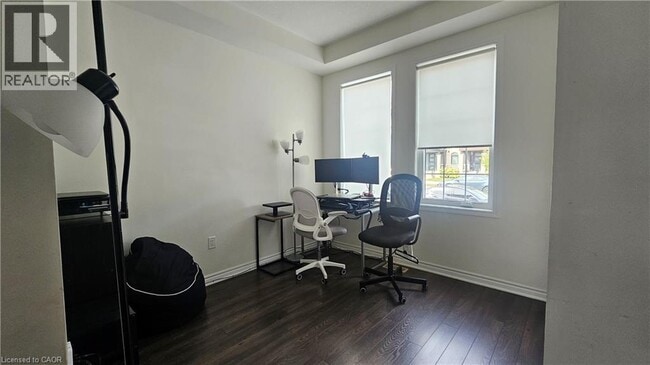 Building Photo - 285 Equestrian Way