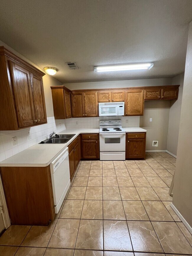 Foto del edificio - 1811 Wilder Ln