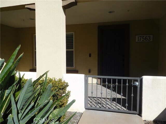 Foto del edificio - 17563 Waterfall Ct