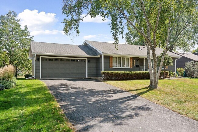 Foto del edificio - 8213 Quinn Rd