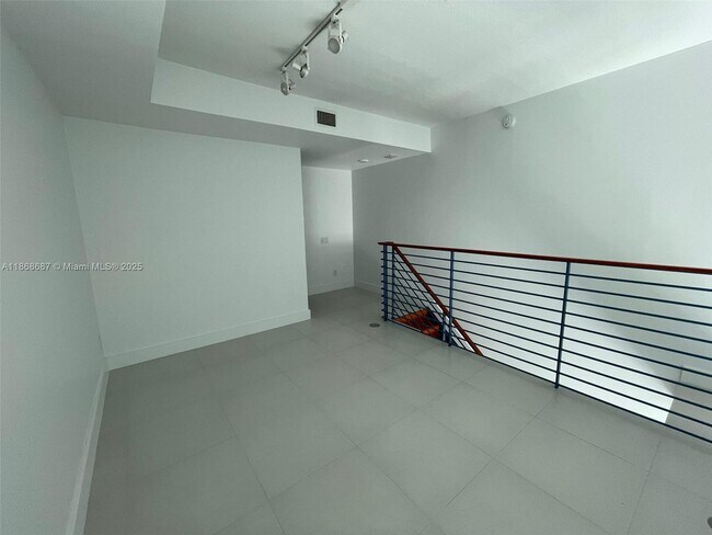 Foto del edificio - 60 SW 13th St