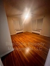 Building Photo - 213 Locust St