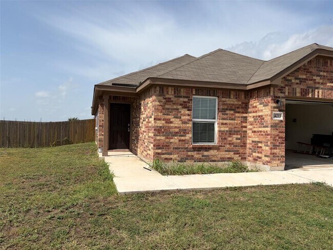 Building Photo - 14213 Prairie Sod Ln
