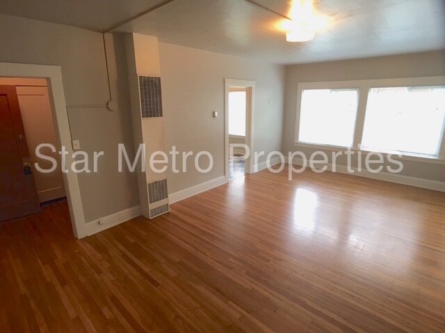 Building Photo - 2500 NE Hoyt St