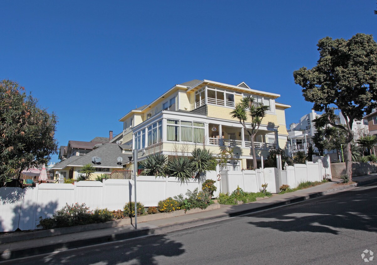Foto principal - 241 Marine St