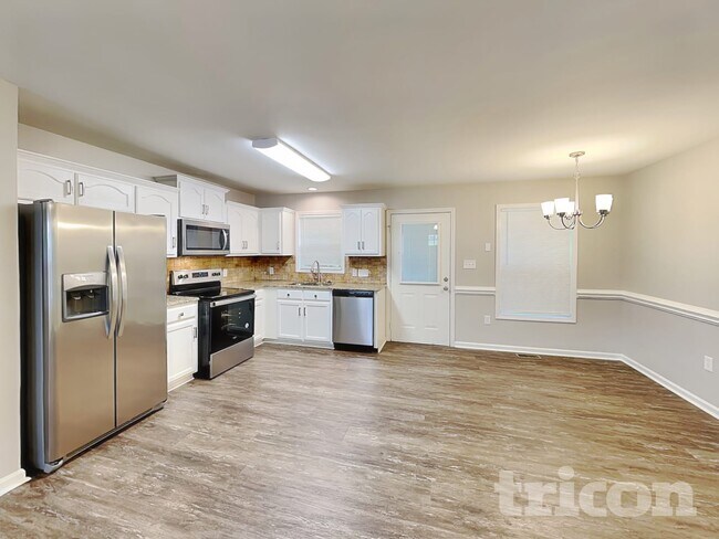Building Photo - 1657 Lemming Dr SE