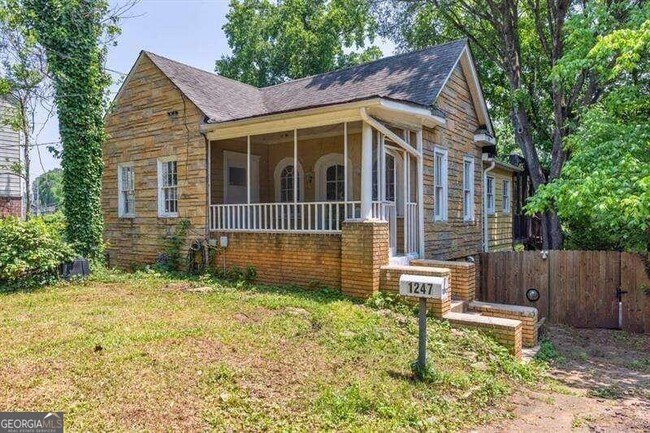 Building Photo - 1247 Monroe Dr NE