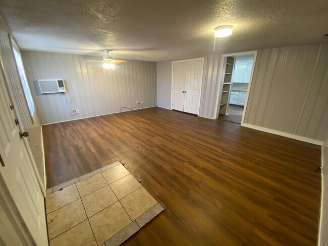 Foto del edificio - 2429 27th St