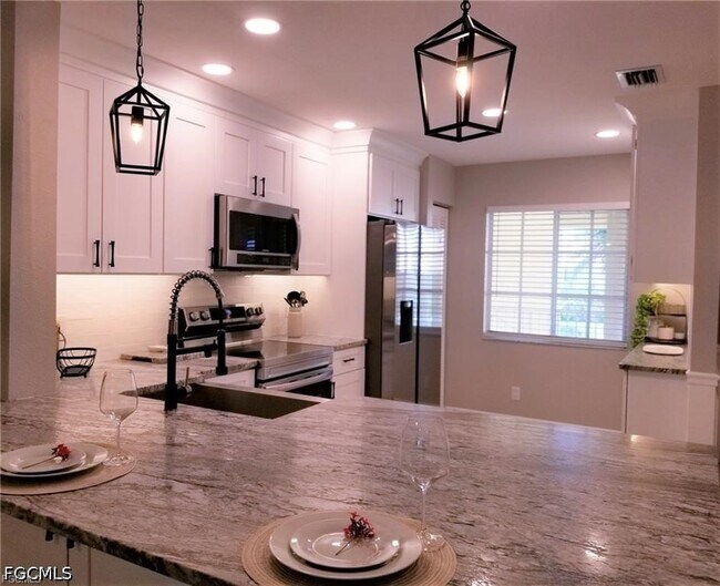 Foto del edificio - 7774 Jewel Ln