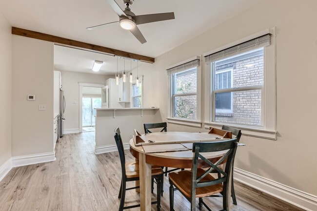 Building Photo - Great 1 Bed 1 Bath Duplex in the Heart of ...