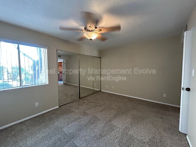 Foto del edificio - 9465 N 92nd St