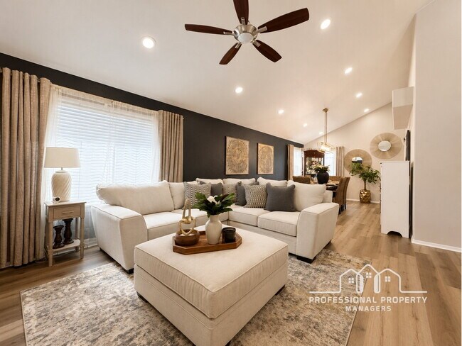 Foto del edificio - “Stunning 4-Bedroom, 3-Bathroom Solar Home in Rancho Sereno”