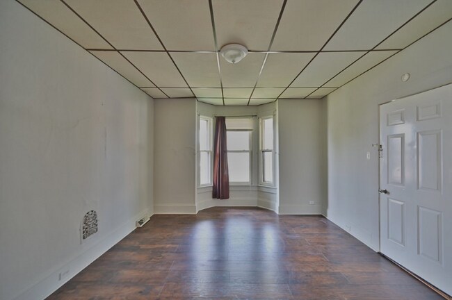 Building Photo - 1416 Capouse Ave